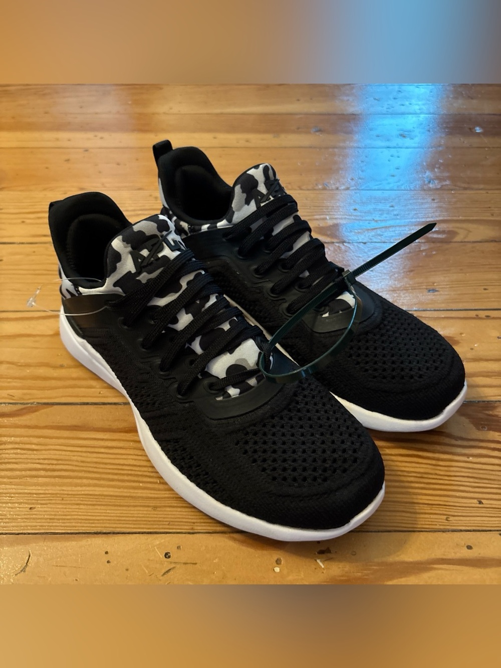 APL: Athletic Propulsion Labs Women's Techloom Tracer Sneakers, Black/Leopard 6